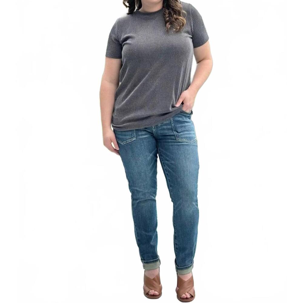 NEW TRES BIEN radiantly ribbed crew neck tee in charcoal